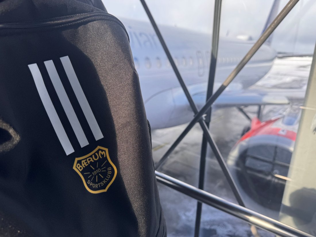 Lang reise: Omar Markovic boarder flyet til Tyrkia på OSL.