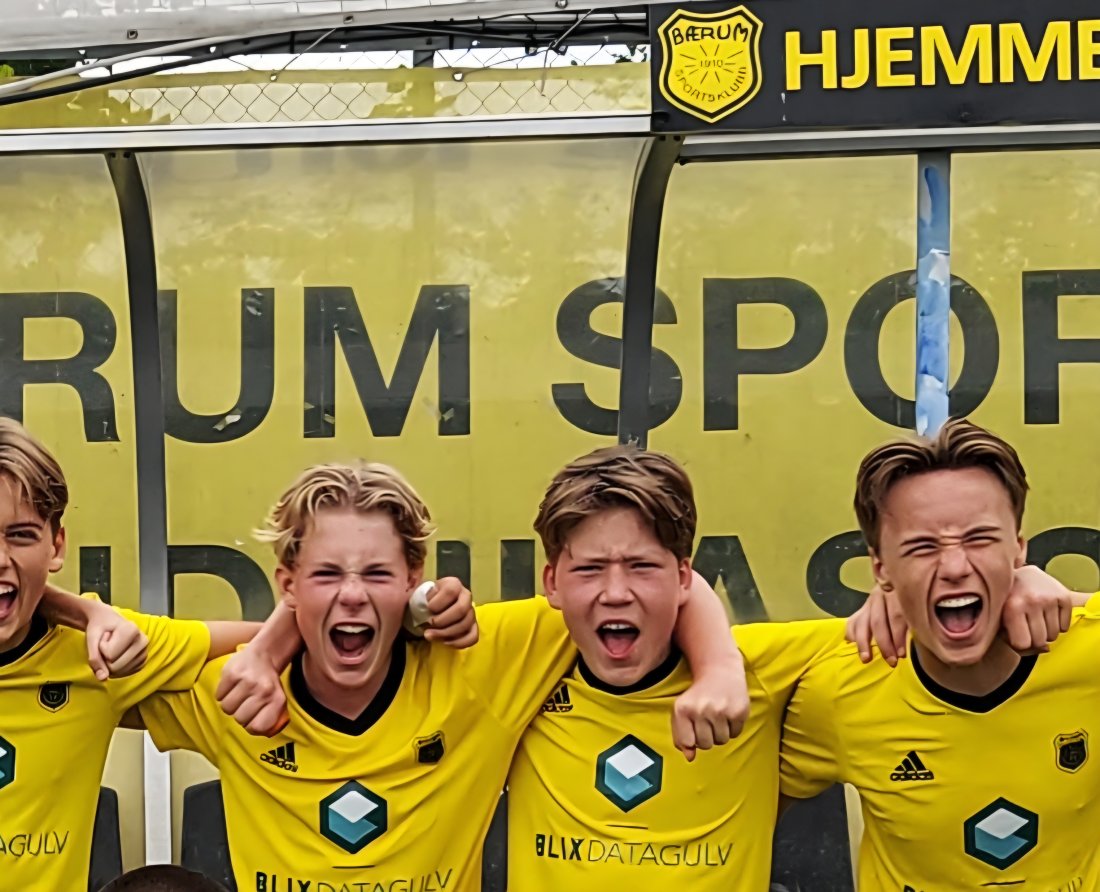 09-gutta: Markus Cornell, Arthur Alexander Reimer Johnsen og Sebastian Valbrek Skjelderup har alle fått smake på a-lagstreninger og kamper. Skjelderup (til høyre i bildet) debuterte på a-laget sist helg mot Lokomotiv Oslo.&nbsp;