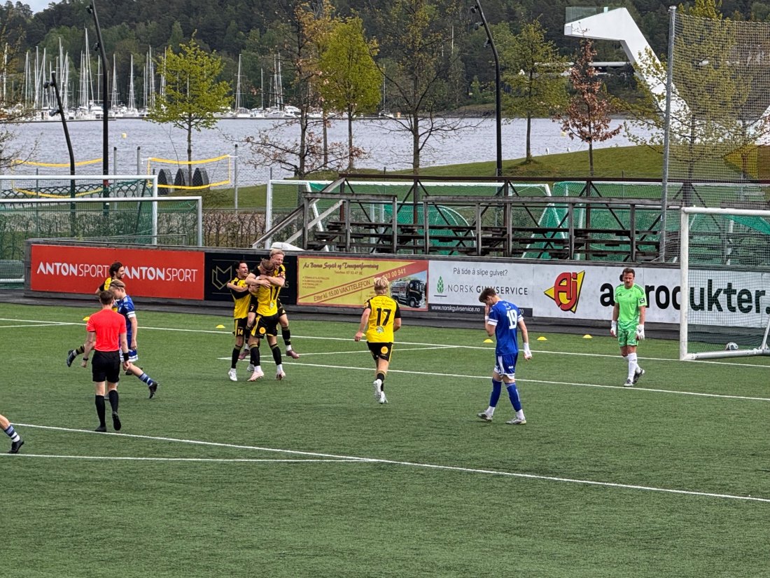 Drømmestart: Lasse Bransdal satte inn 1-0 på nydelig vis