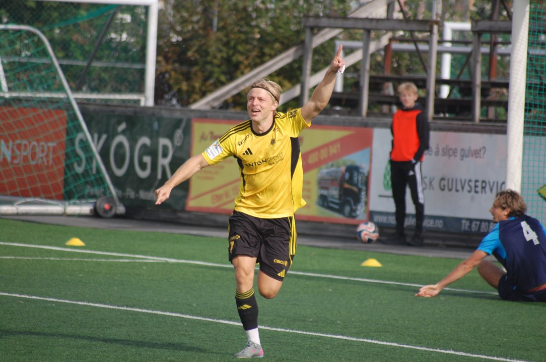 1-0: Lasse Bransdal stanget inn 1-0 etter syv minutter spilt