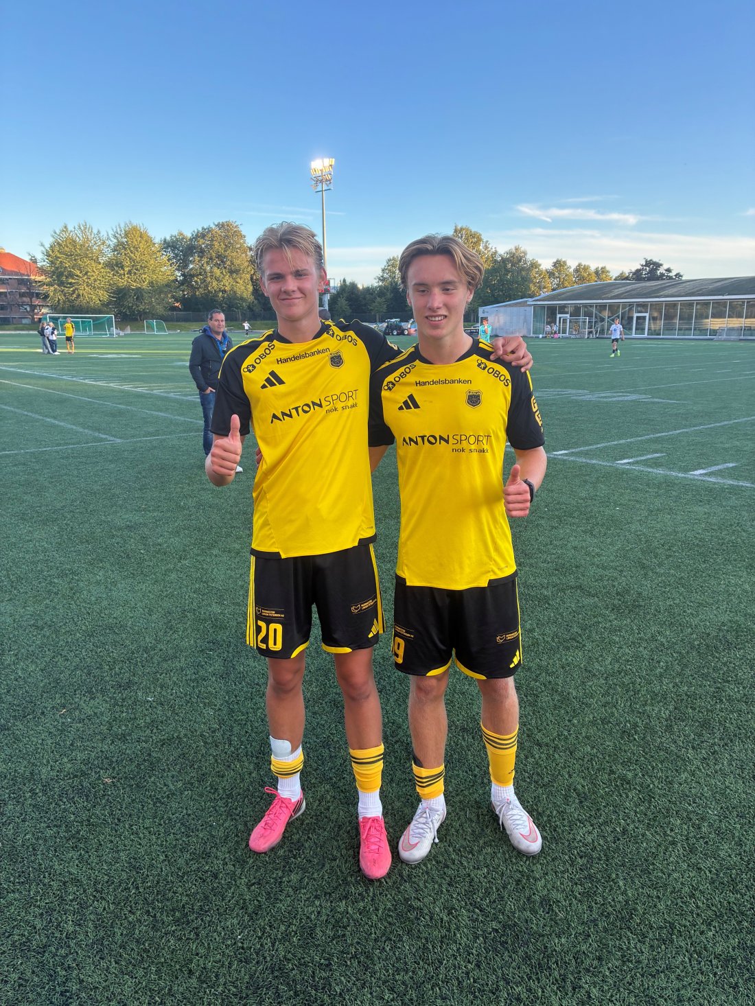Første i gult: Marius Furuseth og Sebastian Valbrek Skjelderup fikk sine første offisielle minutter i gult.