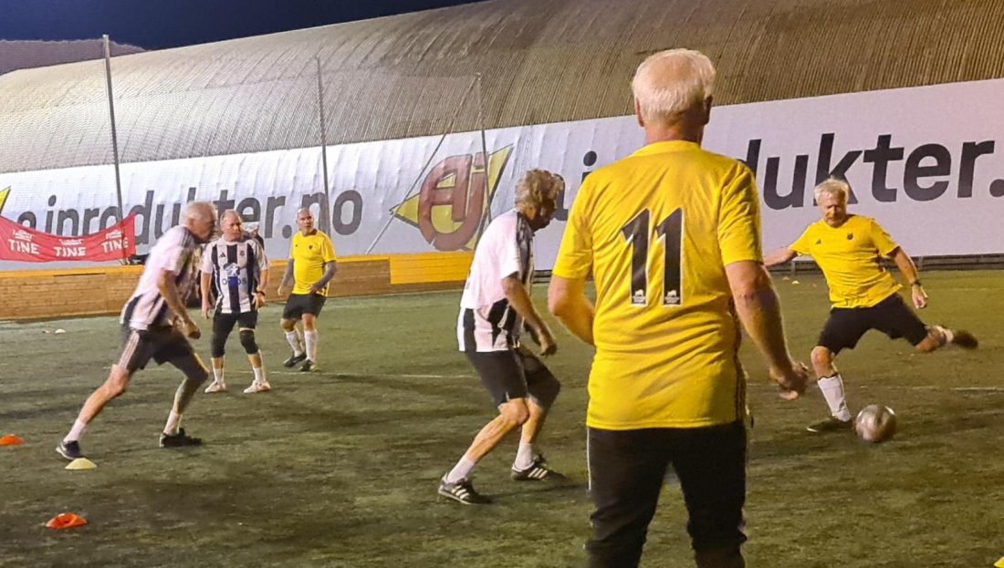 Tøft presspill: Asker med tøft pressspill mot Bærums ballfører