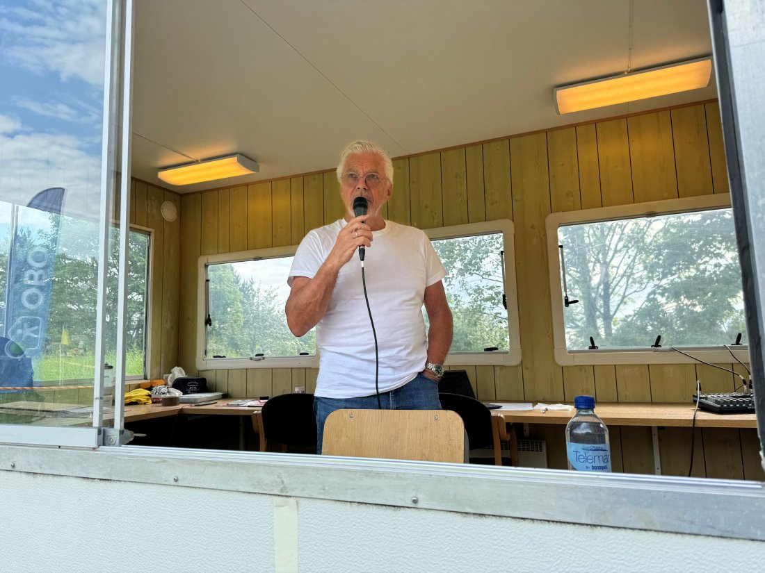 Lyden av Kalvøya: Per-Tore Svendsen har i mange år vært lyden av Kalvøya Cup. Her fra fjorårets utgave.