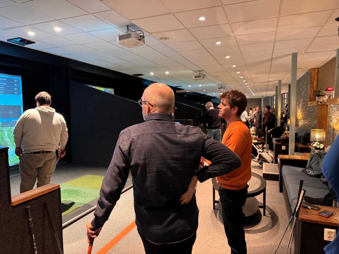 Full fart: Samtlige simulatorer var i bruk - med varierende nivå. Her Nils Kumhle (Bærum Rørleggerbedrift), Knut Nielsen (Bærum SK og Steffen Daleng (Håndverksgutta)